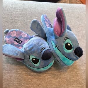 Disney Stitch slippers
W Sz 11/12